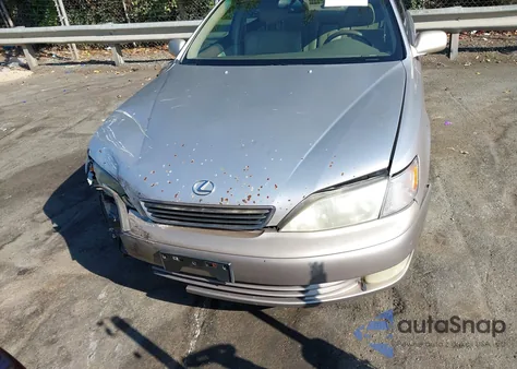 1997 Lexus Es 300 z USA, uszkodzony, nr VIN JT8BF22G3V5001200